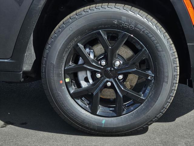 new 2025 Jeep Grand Cherokee car, priced at $44,530