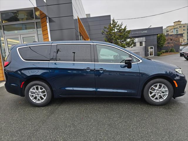 new 2025 Chrysler Pacifica car, priced at $42,920