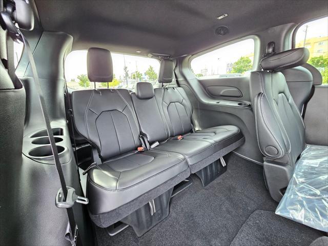 new 2025 Chrysler Pacifica car, priced at $42,720