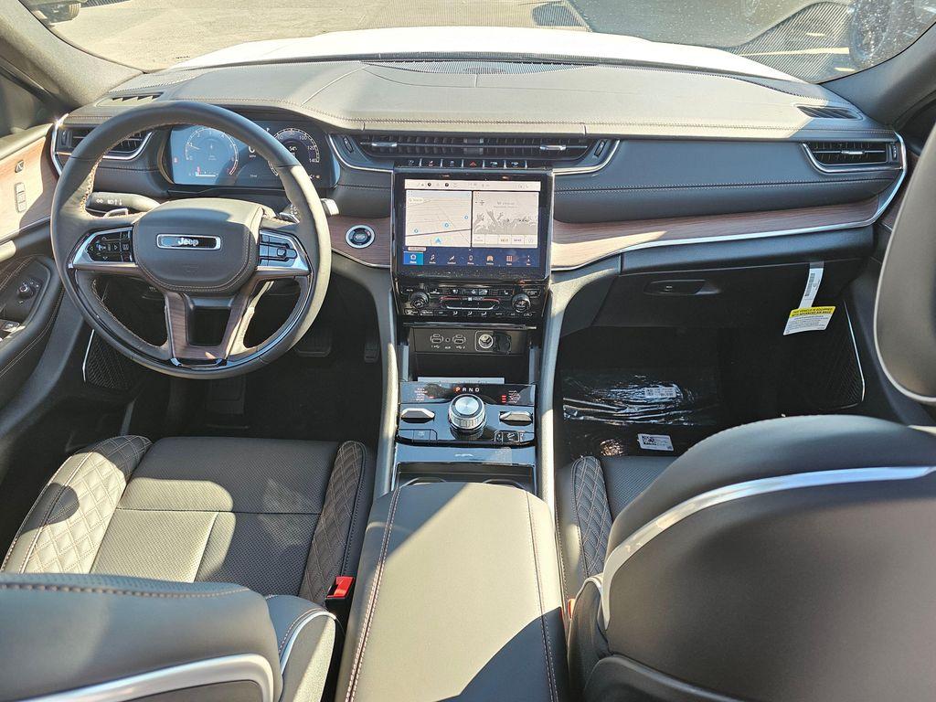 new 2025 Jeep Grand Cherokee car, priced at $51,528