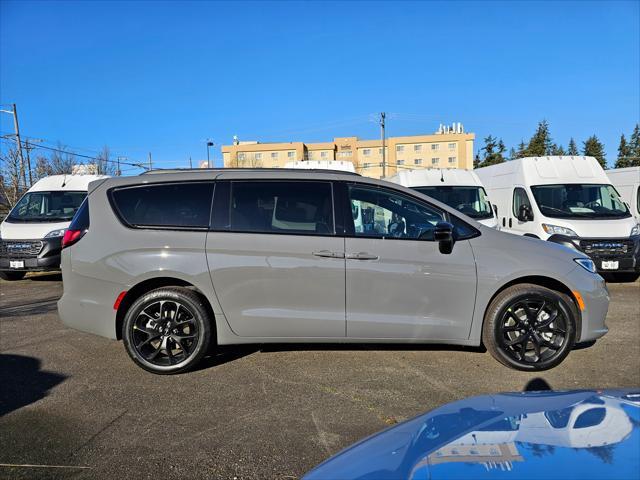 new 2025 Chrysler Pacifica car, priced at $52,535