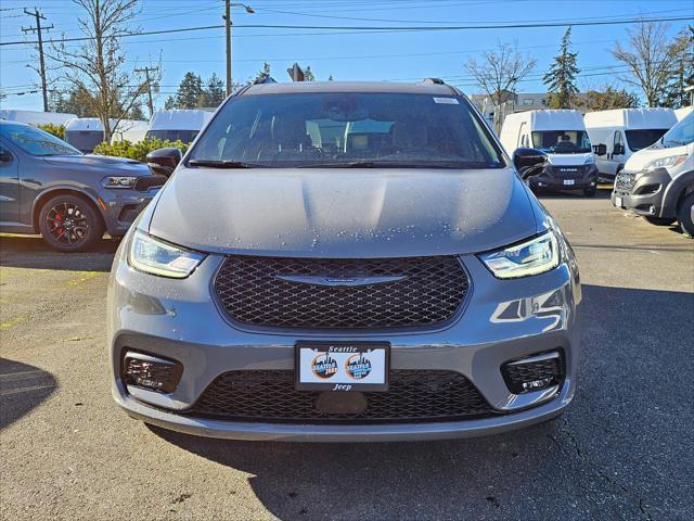 new 2025 Chrysler Pacifica car, priced at $52,535