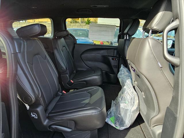 new 2025 Chrysler Pacifica car, priced at $39,145