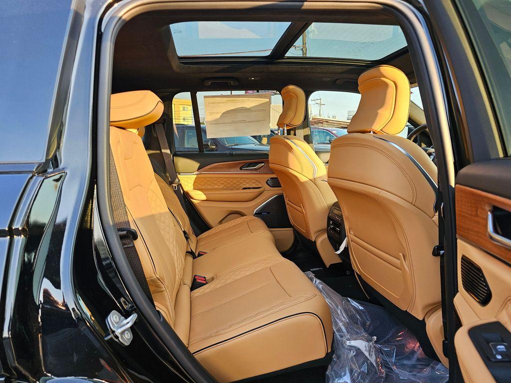 new 2025 Jeep Grand Cherokee car, priced at $61,150