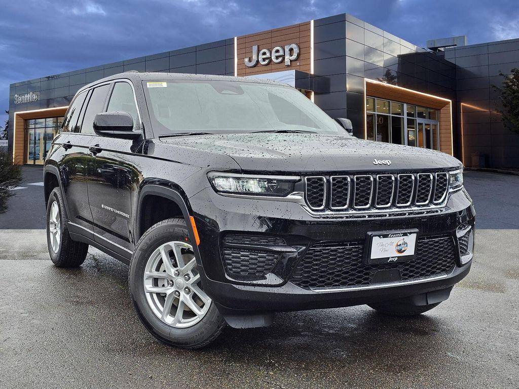 new 2025 Jeep Grand Cherokee car, priced at $33,970