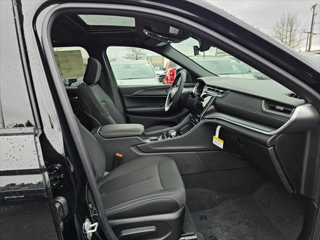 new 2025 Jeep Grand Cherokee car, priced at $41,970
