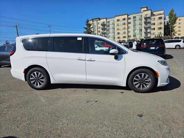 new 2023 Chrysler Pacifica Hybrid car, priced at $40,530