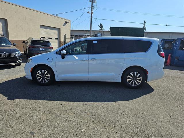 new 2023 Chrysler Pacifica Hybrid car, priced at $40,530