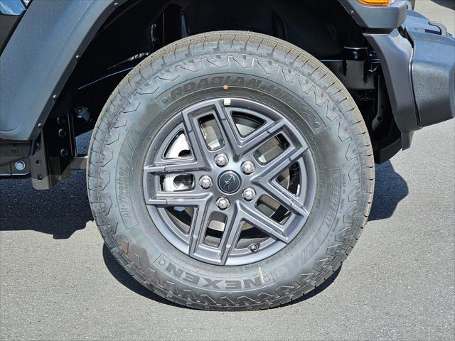 new 2025 Jeep Wrangler car, priced at $47,040