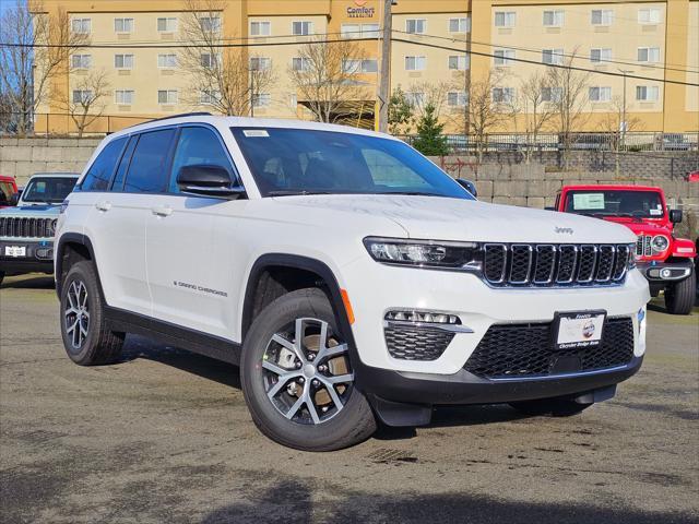 new 2025 Jeep Grand Cherokee car, priced at $49,215