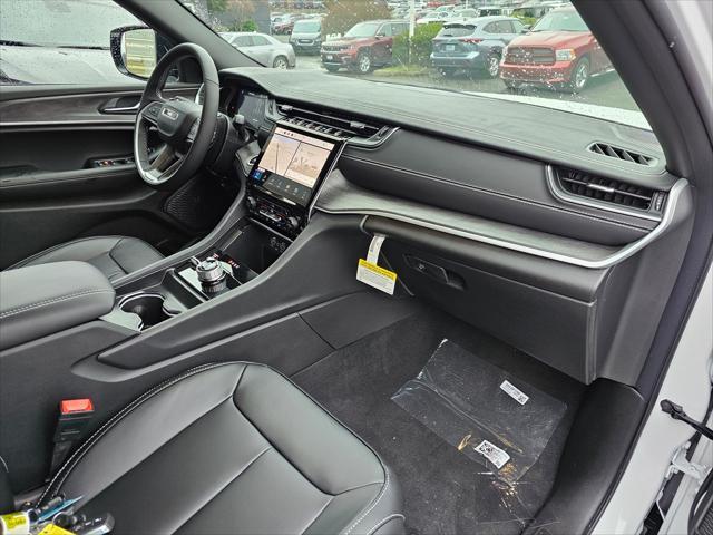 new 2025 Jeep Grand Cherokee car, priced at $40,200