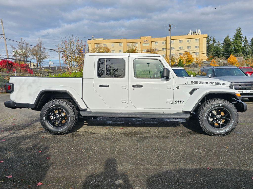 new 2025 Jeep Gladiator car, priced at $45,565