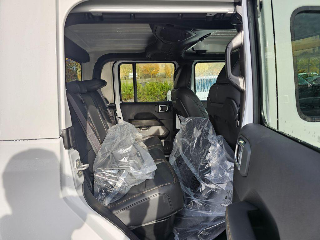 new 2025 Jeep Gladiator car, priced at $45,565