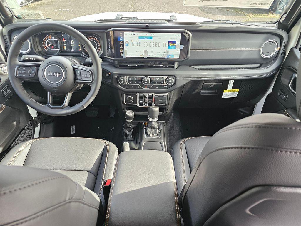 new 2025 Jeep Gladiator car, priced at $45,565