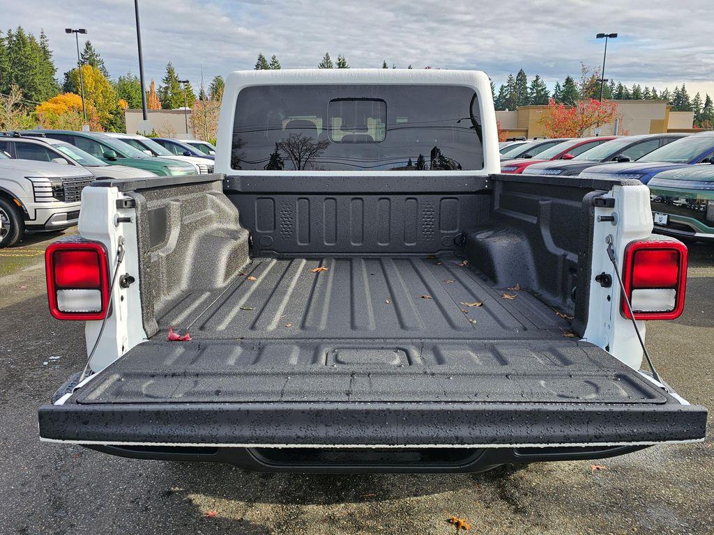 new 2025 Jeep Gladiator car, priced at $45,565