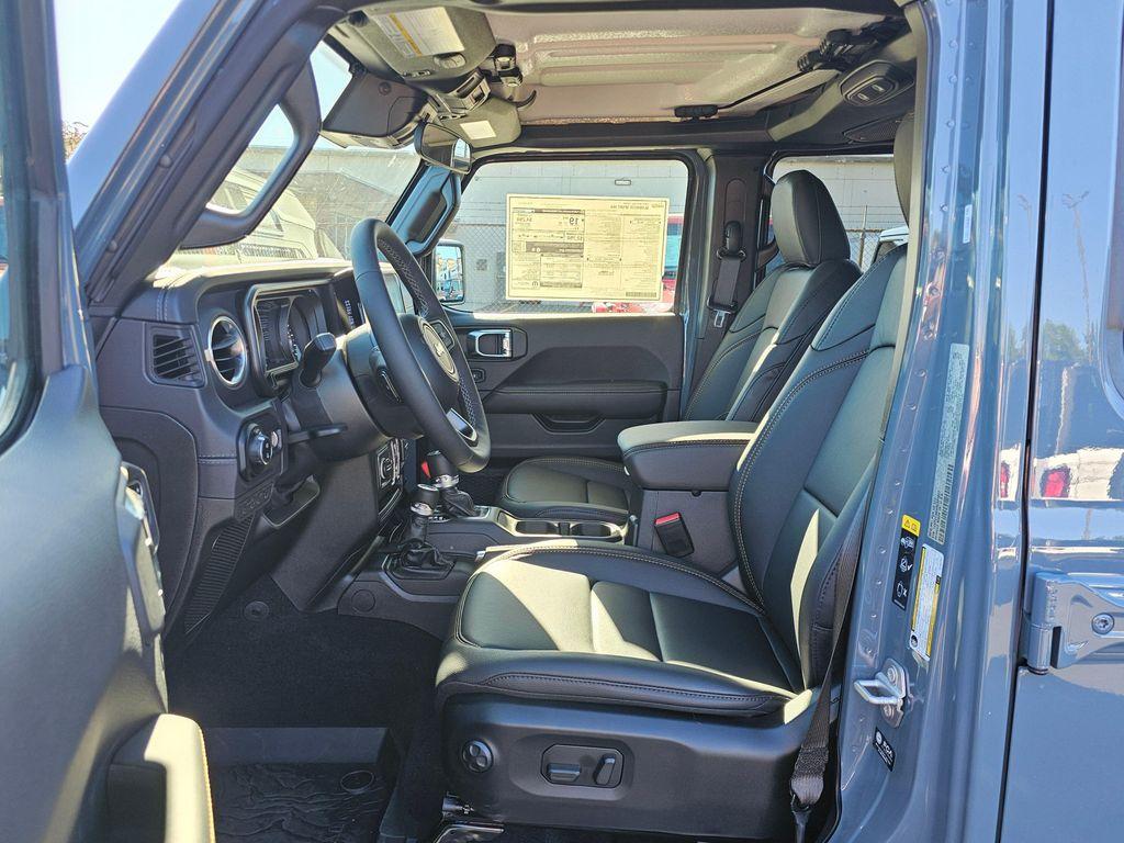 new 2025 Jeep Gladiator car, priced at $39,383