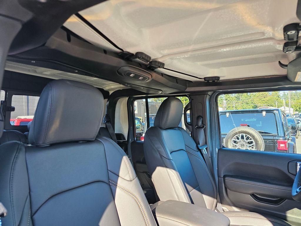 new 2025 Jeep Gladiator car, priced at $39,383