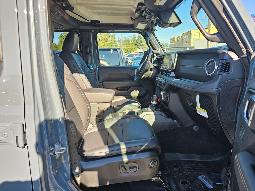 new 2025 Jeep Gladiator car, priced at $39,383