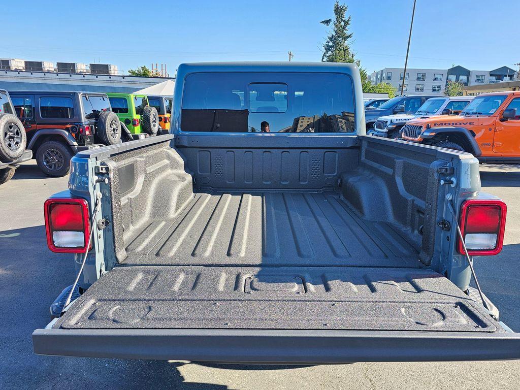 new 2025 Jeep Gladiator car, priced at $39,383