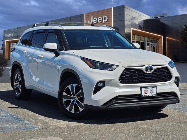 used 2022 Toyota Highlander car, priced at $40,575