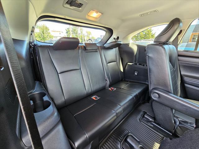 used 2022 Toyota Highlander car, priced at $40,575