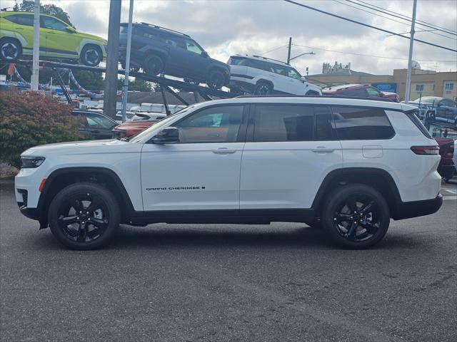 new 2024 Jeep Grand Cherokee L car, priced at $42,075