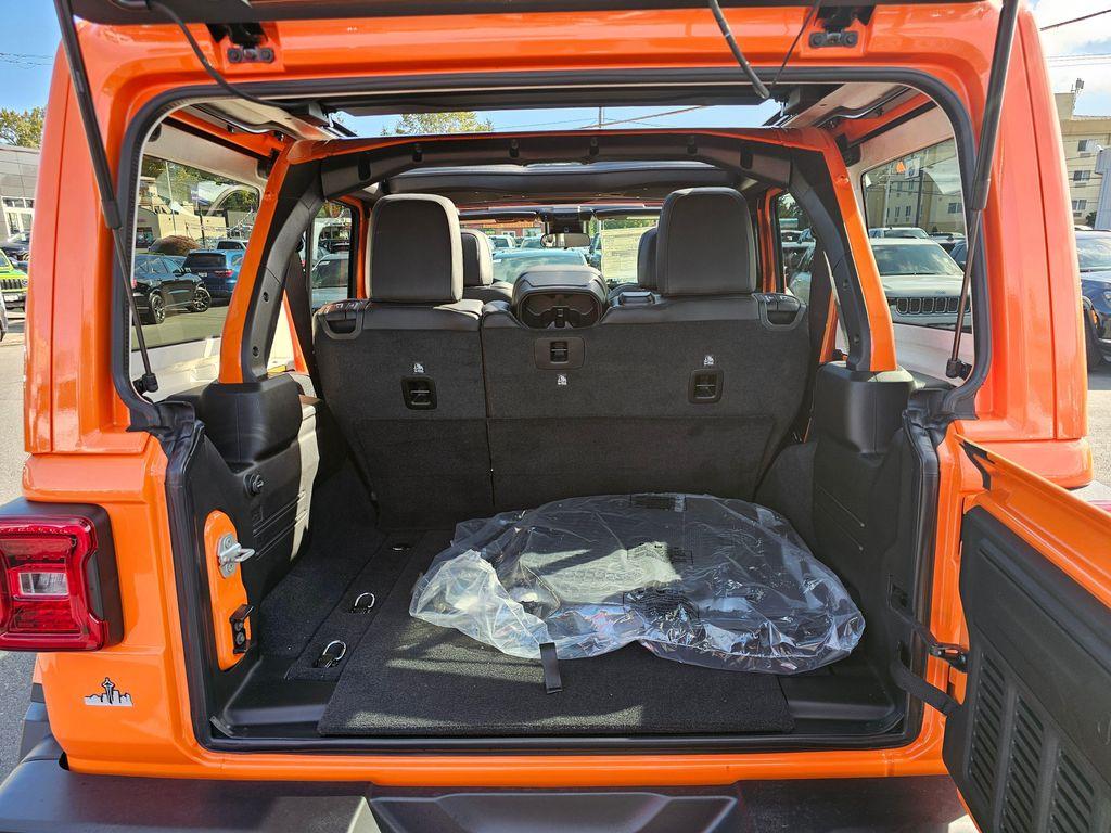 new 2025 Jeep Wrangler car, priced at $61,190