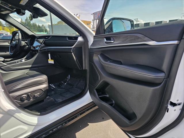 new 2025 Jeep Grand Cherokee car, priced at $50,435