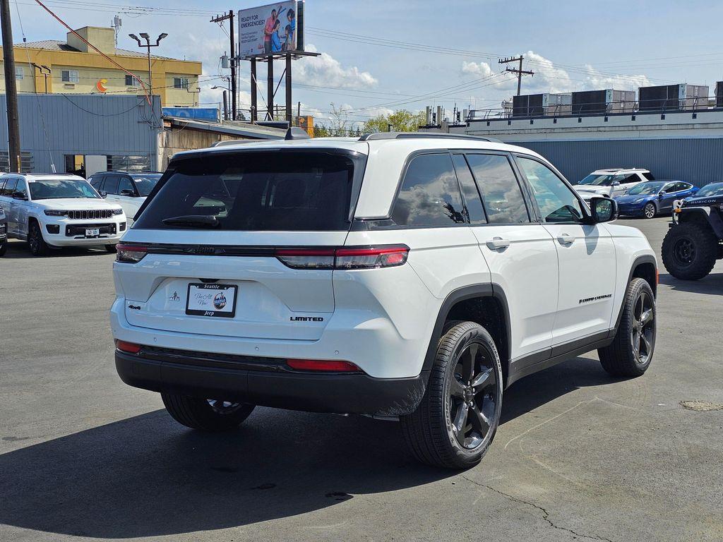 new 2025 Jeep Grand Cherokee car, priced at $44,685