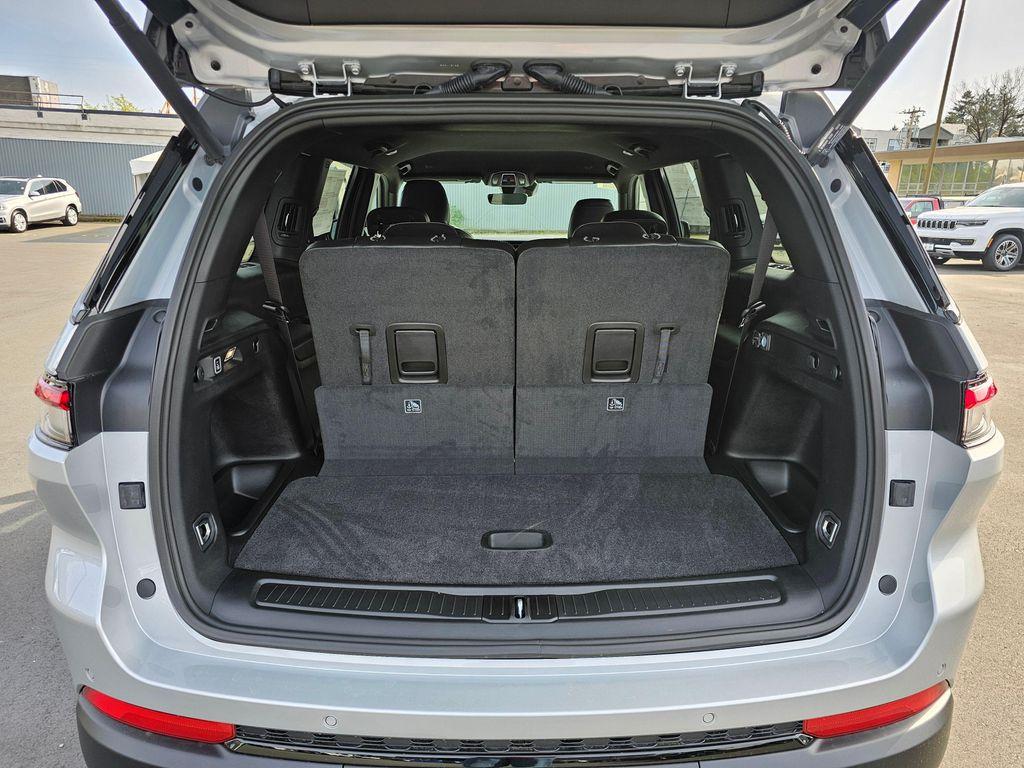 new 2025 Jeep Grand Cherokee L car, priced at $42,220