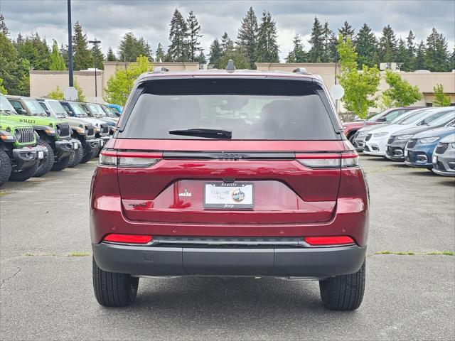 new 2025 Jeep Grand Cherokee car, priced at $40,730