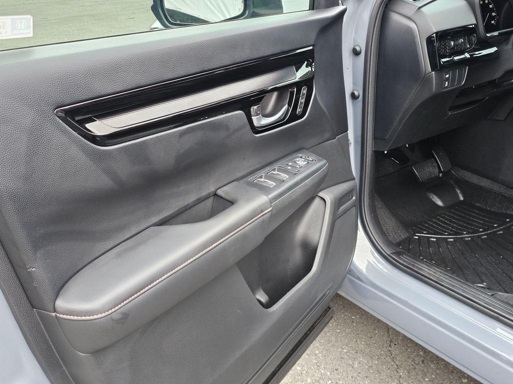 used 2024 Honda CR-V Hybrid car, priced at $35,954