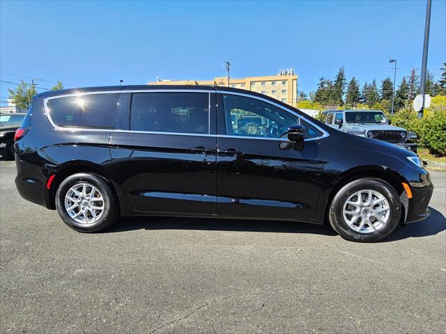 new 2025 Chrysler Pacifica car, priced at $41,040
