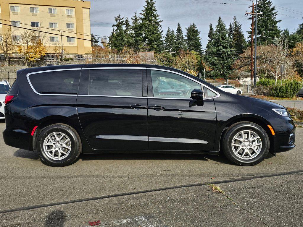 new 2026 Chrysler Pacifica car, priced at $37,868