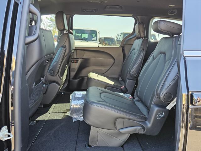 new 2025 Chrysler Pacifica car, priced at $38,145