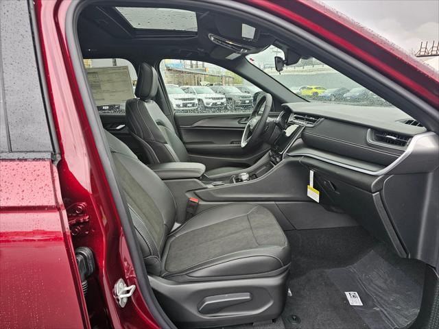 new 2025 Jeep Grand Cherokee car, priced at $44,230