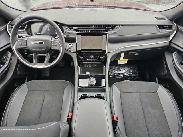 new 2025 Jeep Grand Cherokee car, priced at $44,230