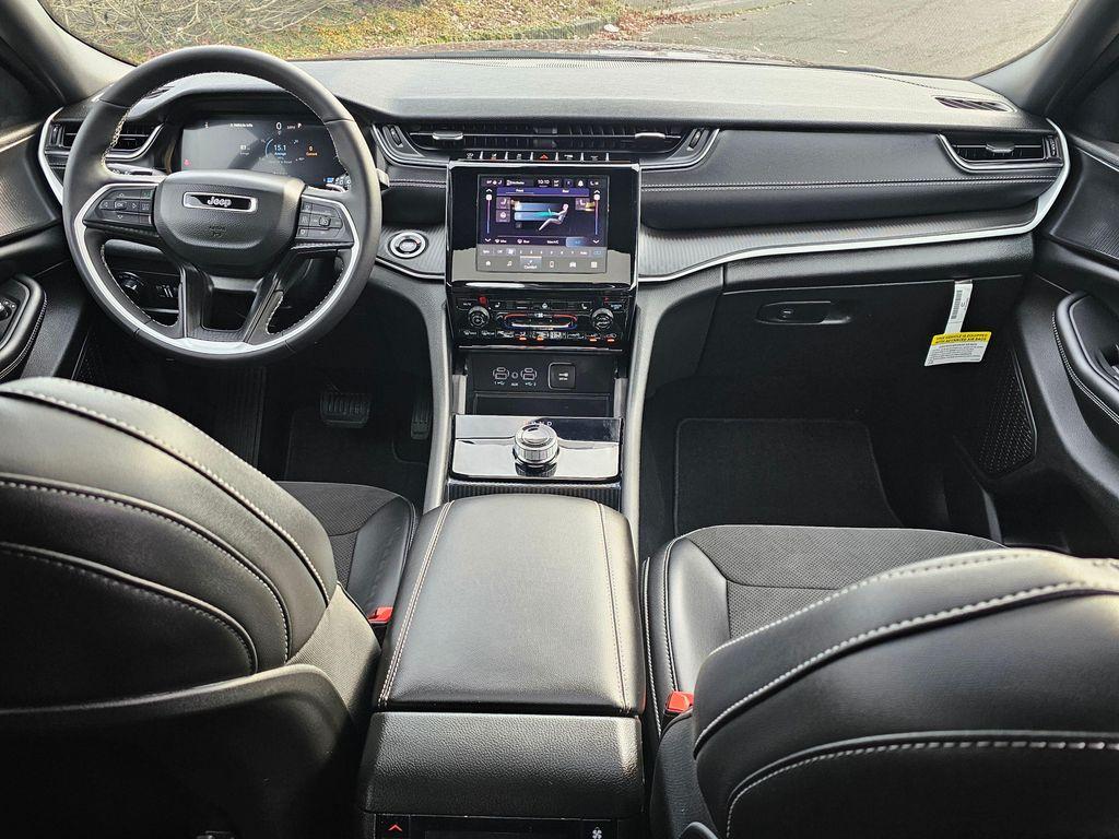 new 2025 Jeep Grand Cherokee L car, priced at $39,953