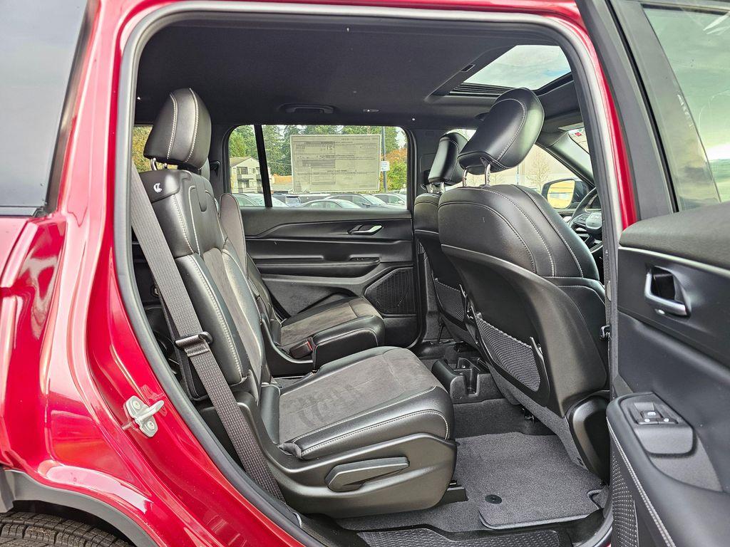 new 2025 Jeep Grand Cherokee L car, priced at $39,953