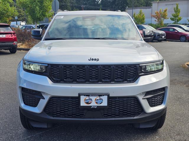 new 2024 Jeep Grand Cherokee car, priced at $40,025