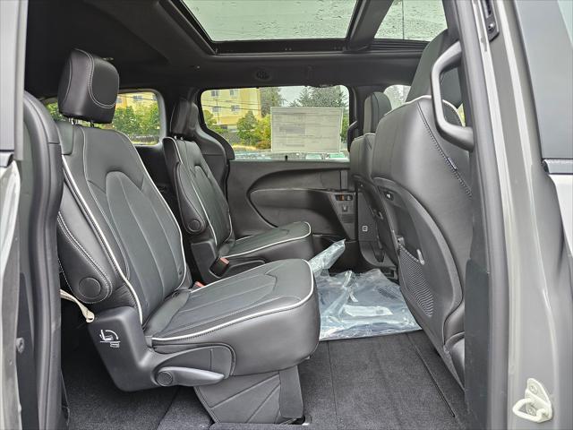 new 2025 Chrysler Pacifica car, priced at $51,335