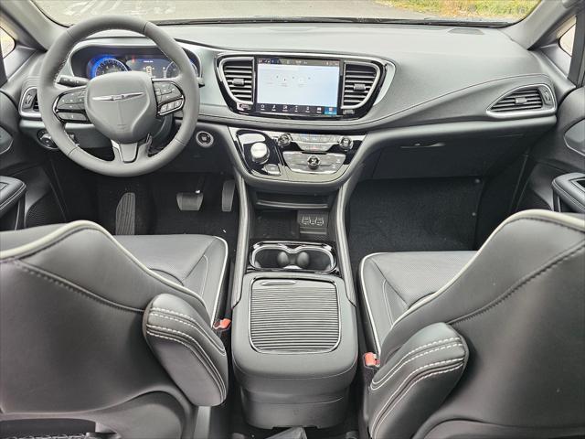 new 2025 Chrysler Pacifica car, priced at $51,335