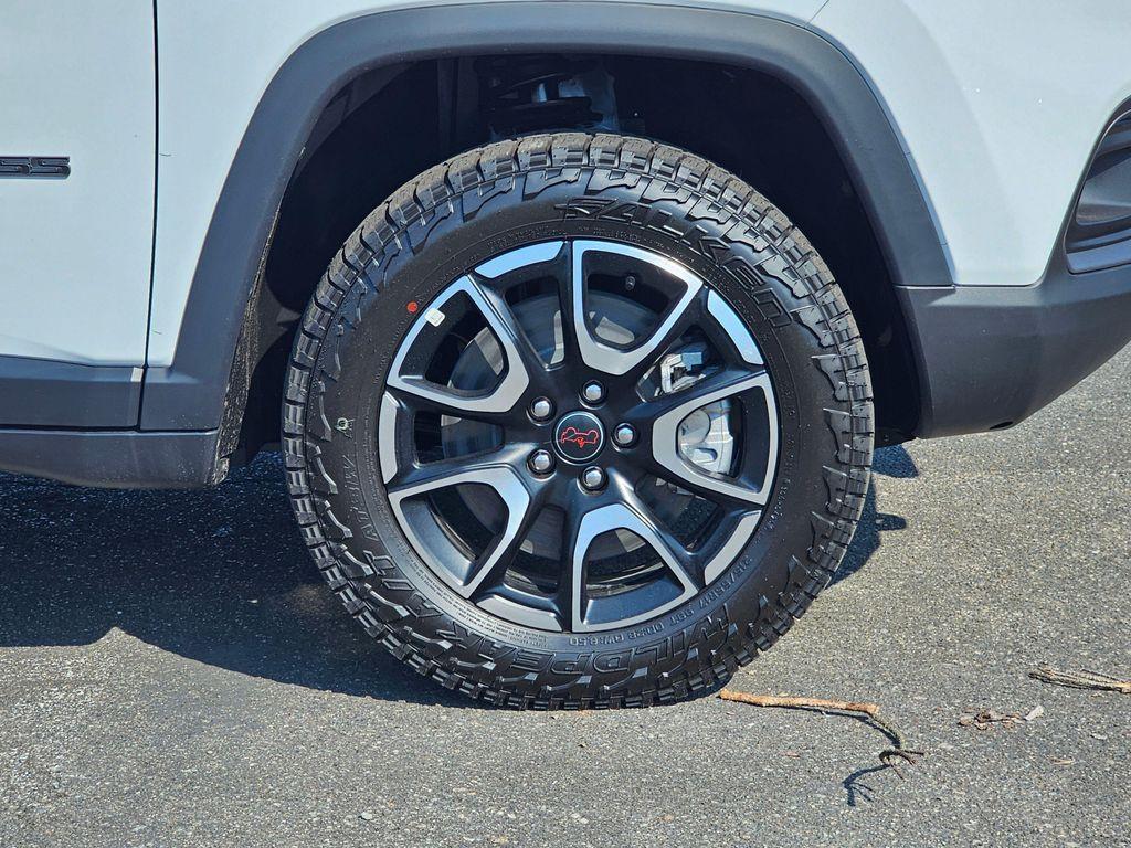 new 2025 Jeep Compass car, priced at $31,965