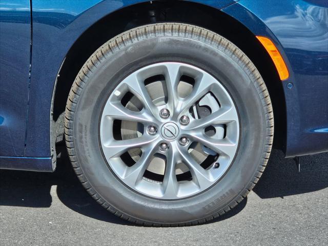 new 2025 Chrysler Pacifica car, priced at $44,965