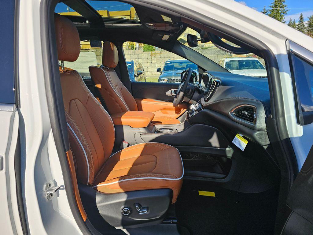 new 2026 Chrysler Pacifica car, priced at $47,983