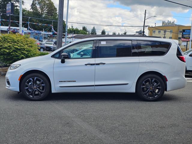 new 2024 Chrysler Pacifica car, priced at $44,680