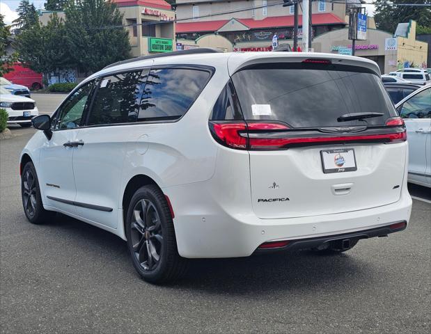 new 2024 Chrysler Pacifica car, priced at $44,680