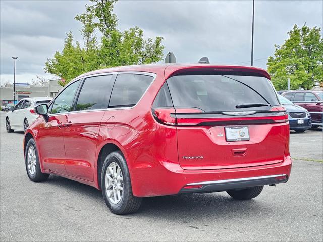 new 2025 Chrysler Pacifica car, priced at $39,640