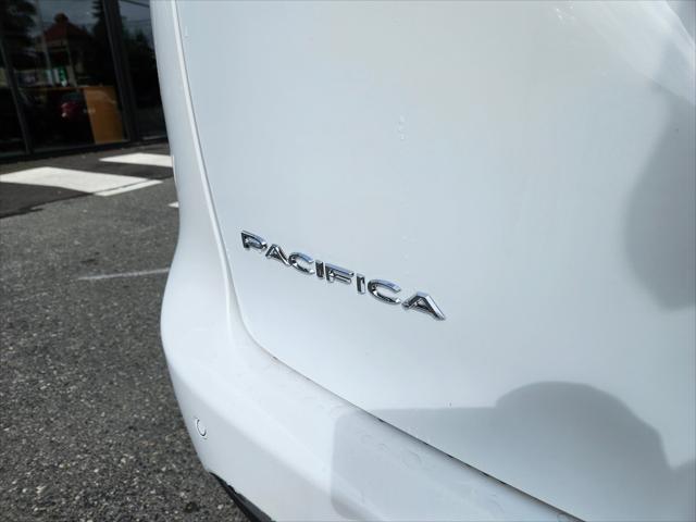 new 2023 Chrysler Pacifica Hybrid car, priced at $46,180