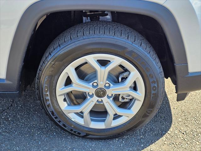 new 2025 Jeep Compass car, priced at $30,035